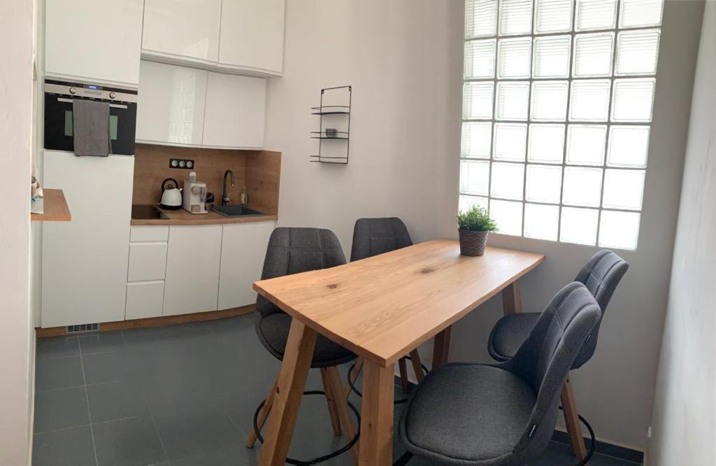 Wine Apartments Hradec Centre Hradec Kralove Luaran gambar